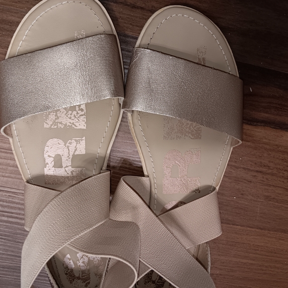 SOREL Sandals in Cream and Tan - Picture 5 of 6